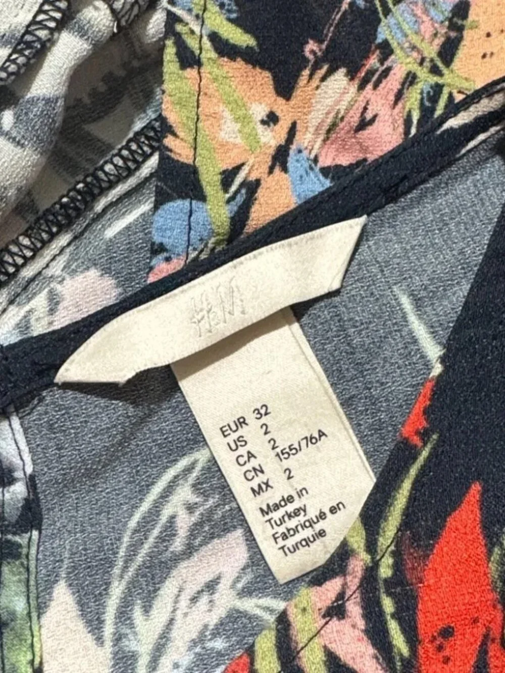 H&M Long Sleeve Printed Midi Dress – Bold Artistic Floral Print – Elegant Sz 2 - Picture 3 of 8